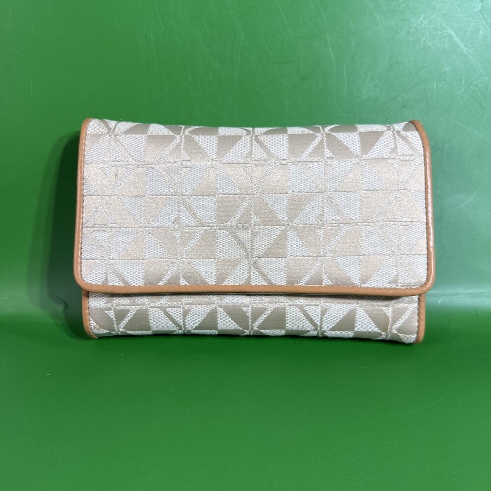 Maxx Fabric Handbag Clutch Bag Purse (Shoulder Strap) 5 x 7 1/2 x 1 3/4 in
